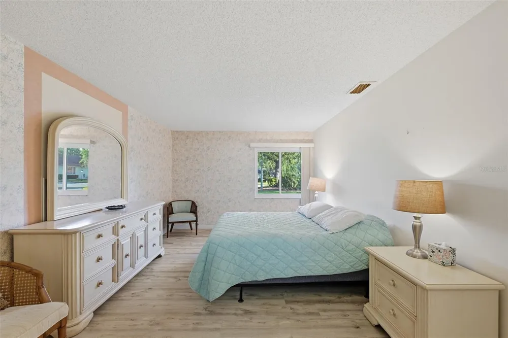 2118 HARLESTON PLACE #212 Sun City Center, FL 33573
