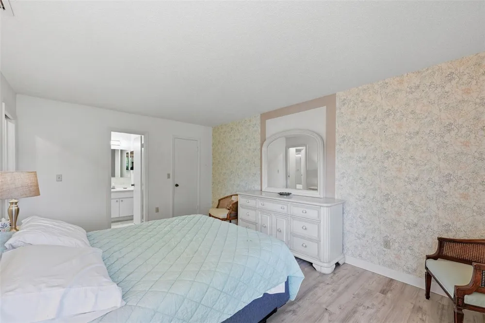 2118 HARLESTON PLACE #212 Sun City Center, FL 33573