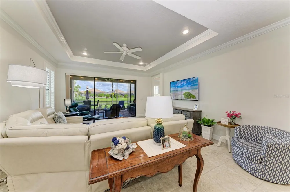 8737 BELLUSSI DRIVE Sarasota, FL 34238