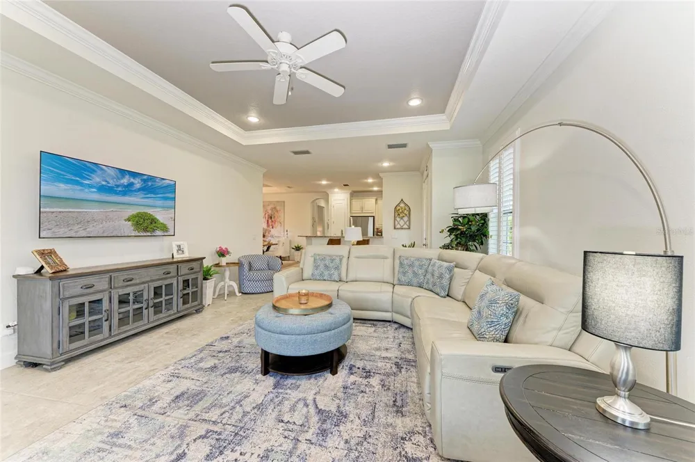 8737 BELLUSSI DRIVE Sarasota, FL 34238