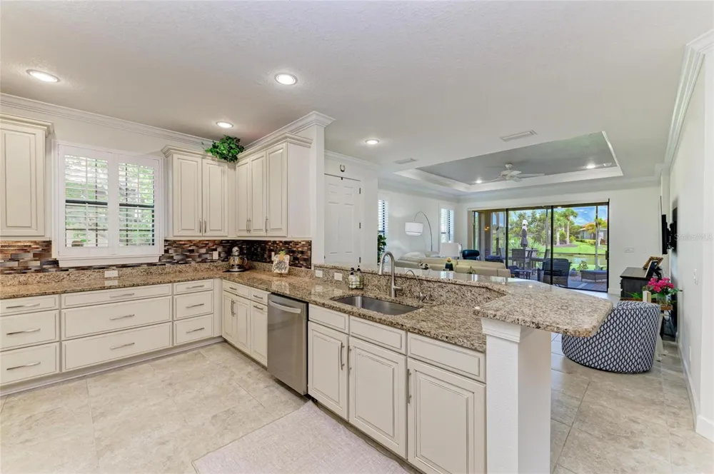 8737 BELLUSSI DRIVE Sarasota, FL 34238
