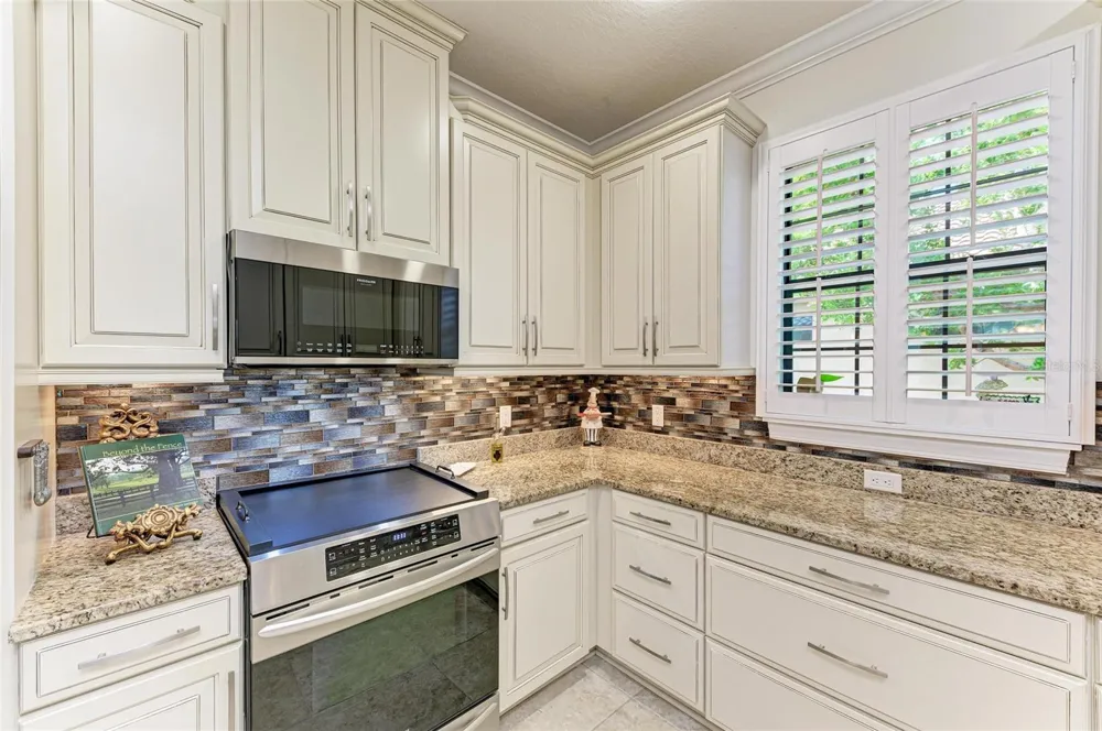 8737 BELLUSSI DRIVE Sarasota, FL 34238