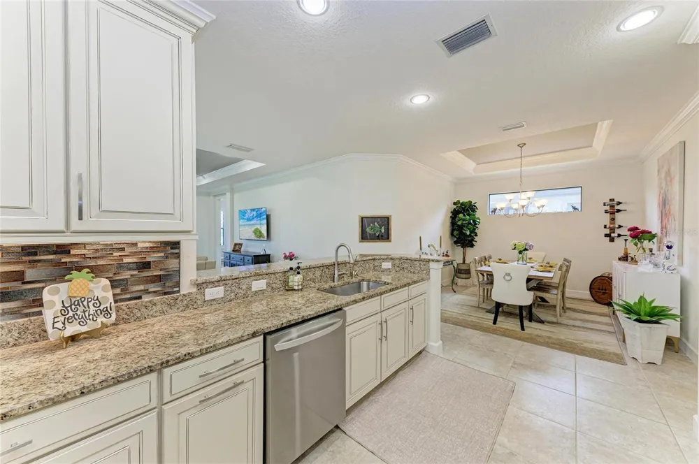 8737 BELLUSSI DRIVE Sarasota, FL 34238
