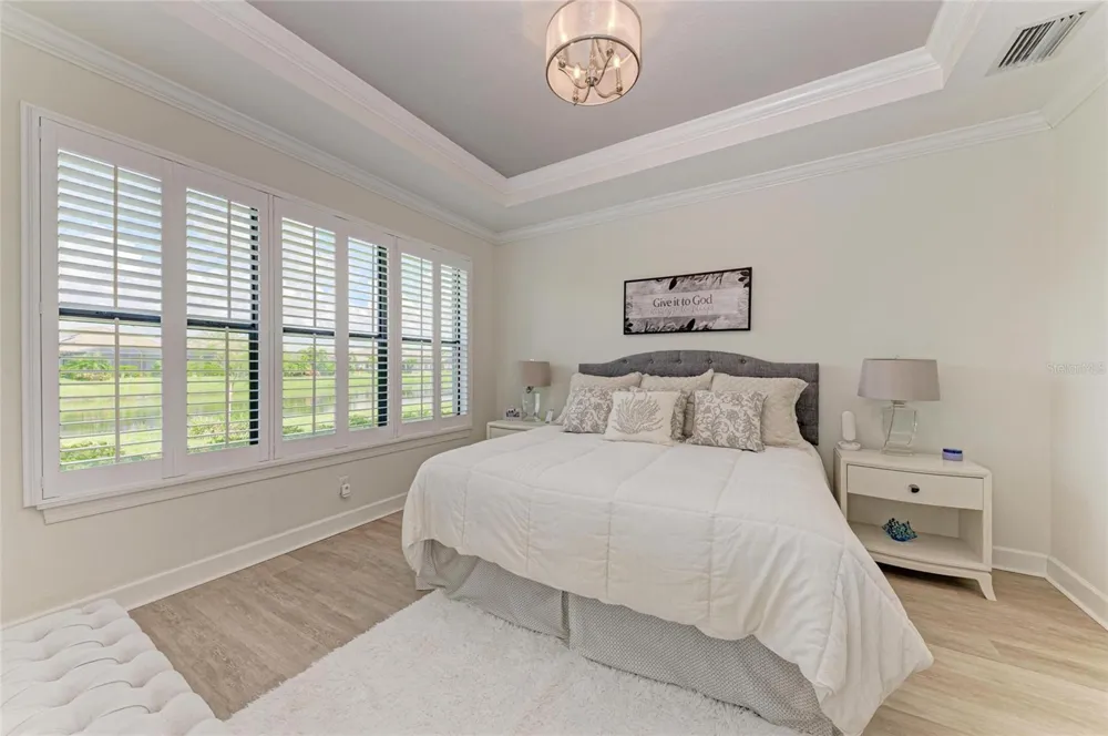 8737 BELLUSSI DRIVE Sarasota, FL 34238
