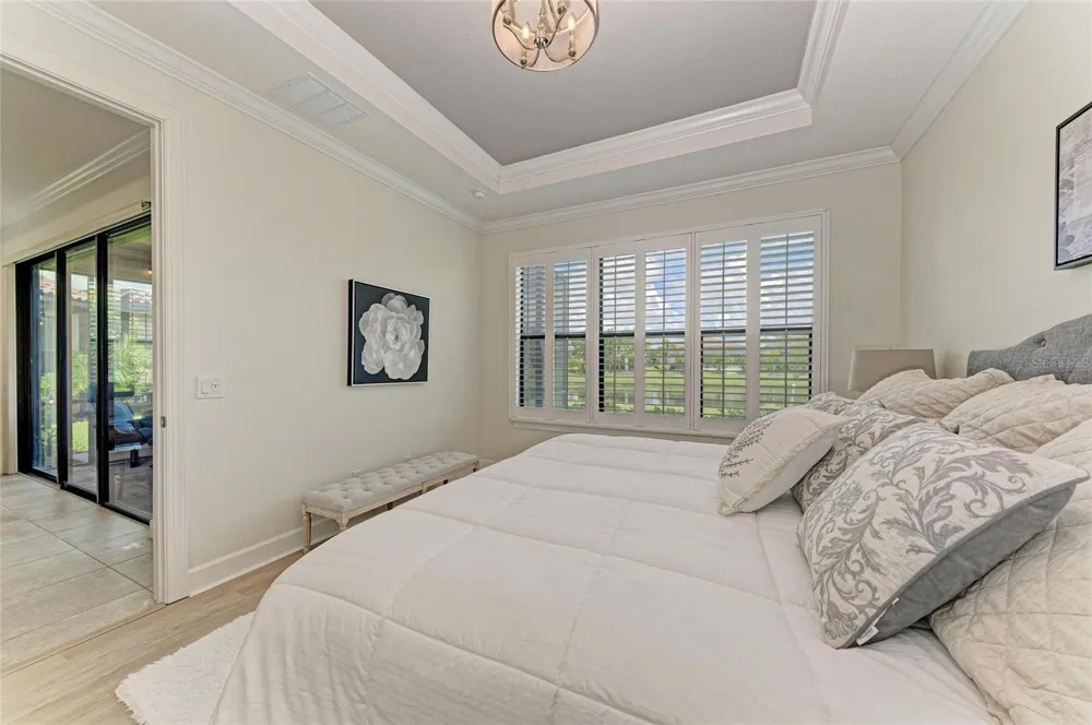 8737 BELLUSSI DRIVE Sarasota, FL 34238