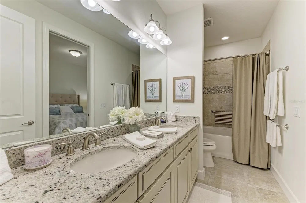 8737 BELLUSSI DRIVE Sarasota, FL 34238