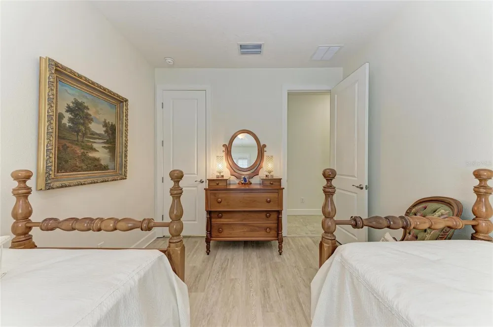 8737 BELLUSSI DRIVE Sarasota, FL 34238
