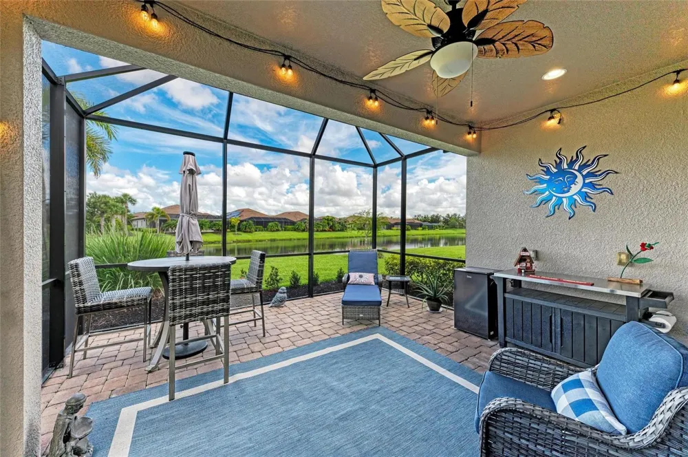 8737 BELLUSSI DRIVE Sarasota, FL 34238