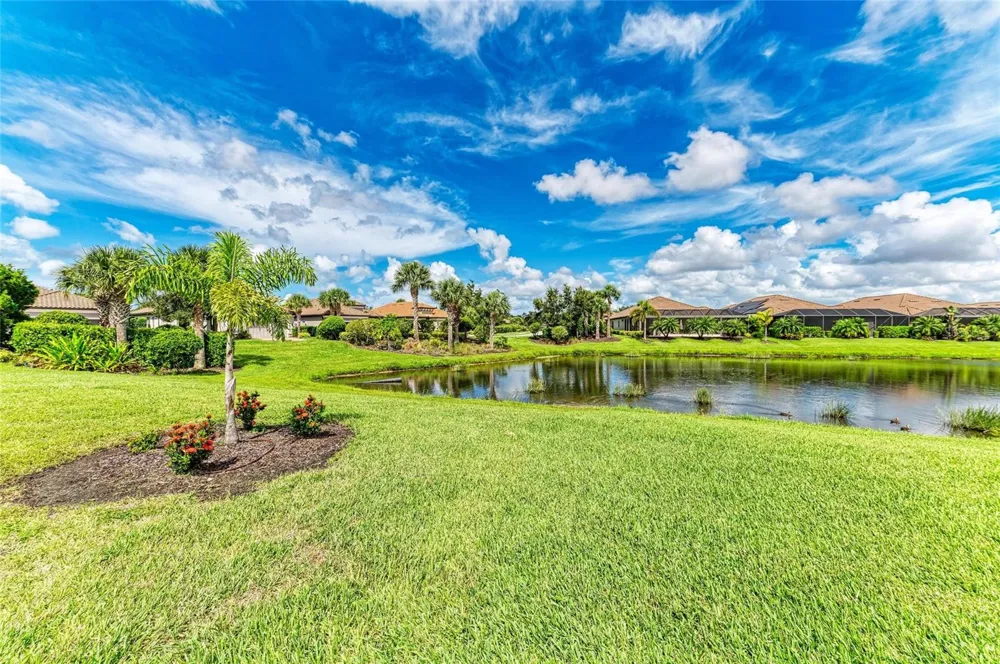 8737 BELLUSSI DRIVE Sarasota, FL 34238