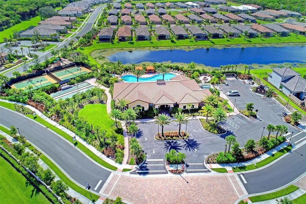 8737 BELLUSSI DRIVE Sarasota, FL 34238