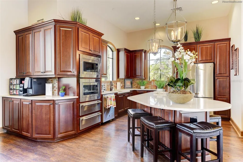 8737 BELLUSSI DRIVE Sarasota, FL 34238