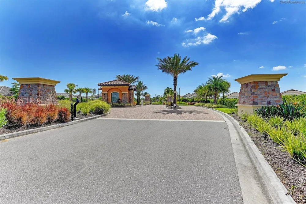 8737 BELLUSSI DRIVE Sarasota, FL 34238