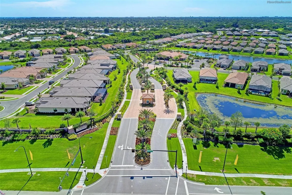 8737 BELLUSSI DRIVE Sarasota, FL 34238
