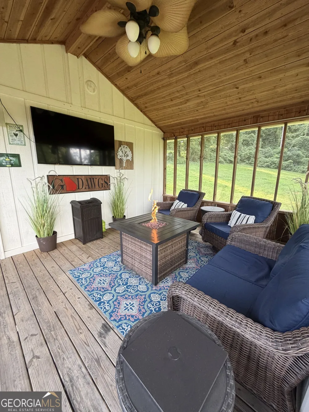 120 Victory DR Calhoun, GA 30701