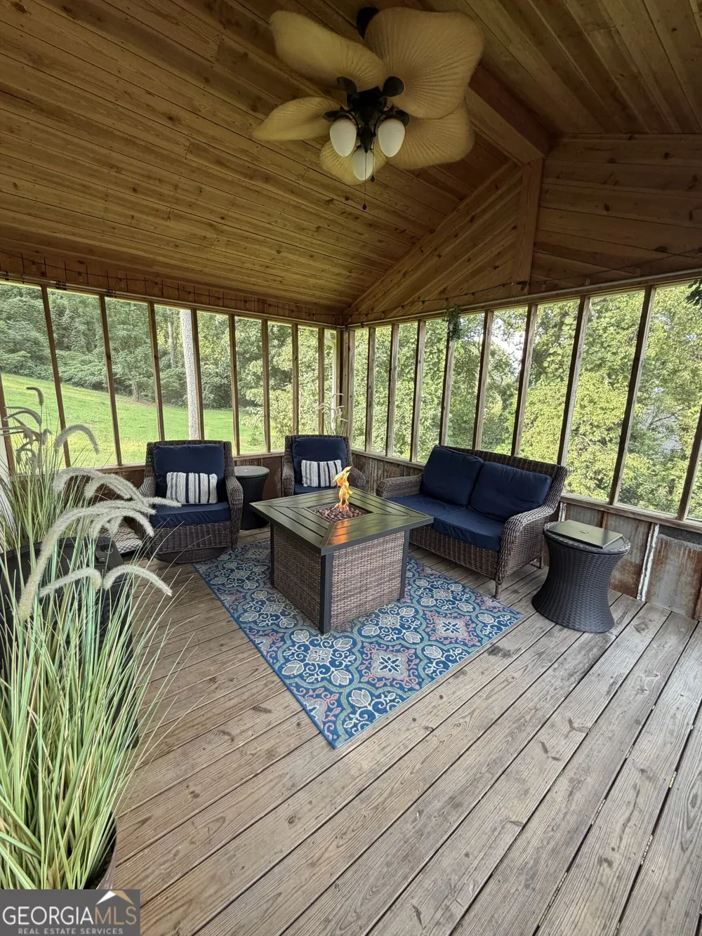 120 Victory DR Calhoun, GA 30701
