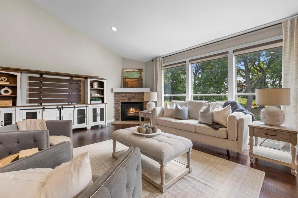 1749 Charleston Lane Waconia, MN 55387