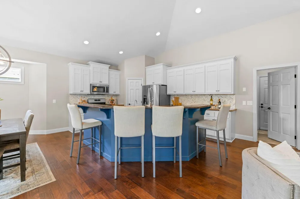 1749 Charleston Lane Waconia, MN 55387