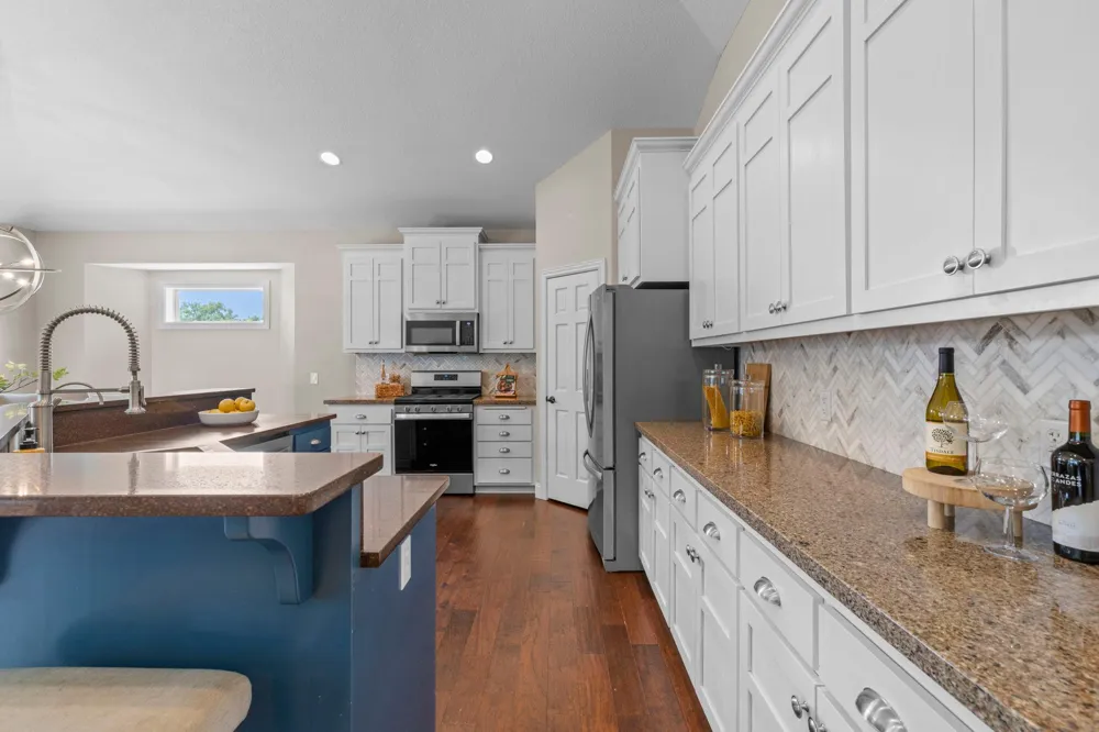 1749 Charleston Lane Waconia, MN 55387