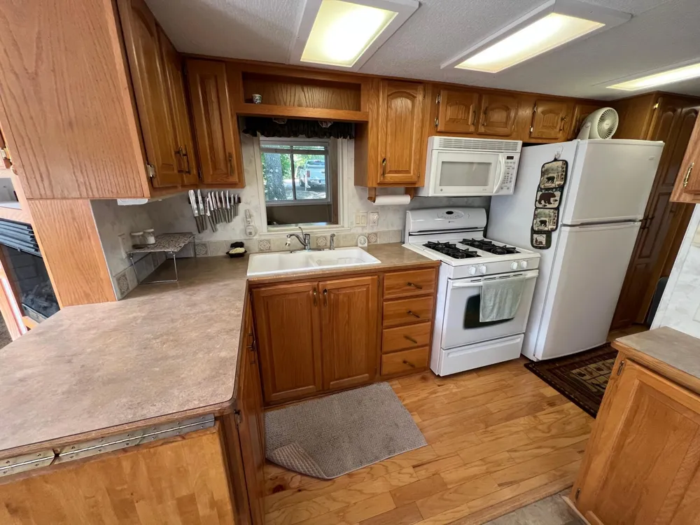 L1-84 and L1-85 London Town Aitkin, MN 56431