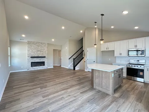 1664 Lund Way