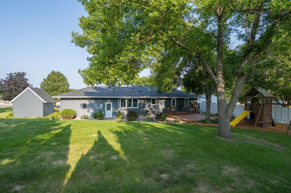 914 5th Street Saint Peter, MN 56082