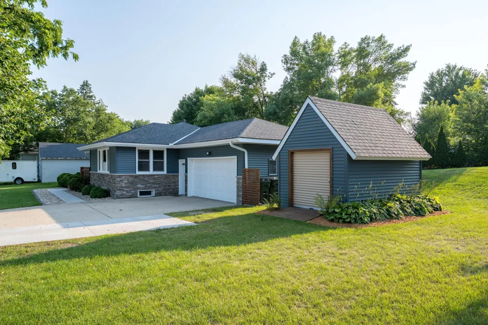 914 5th Street Saint Peter, MN 56082