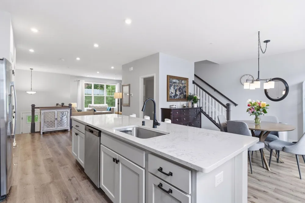2864 Lexington Place Roseville, MN 55113
