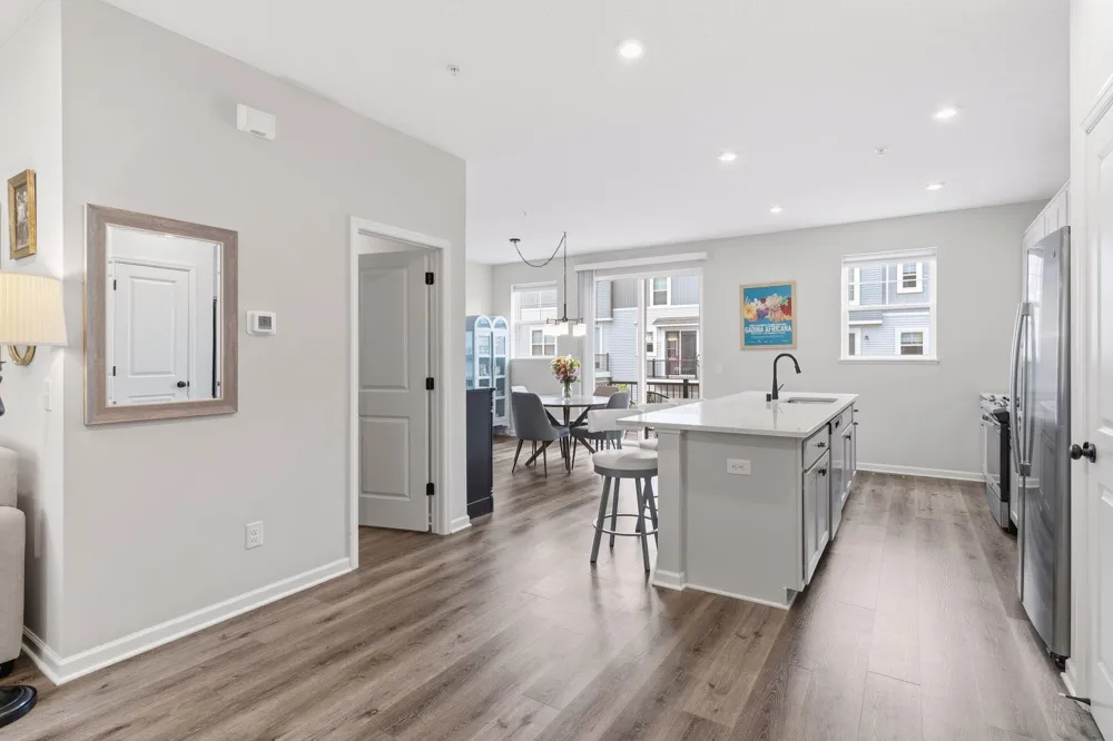 2864 Lexington Place Roseville, MN 55113