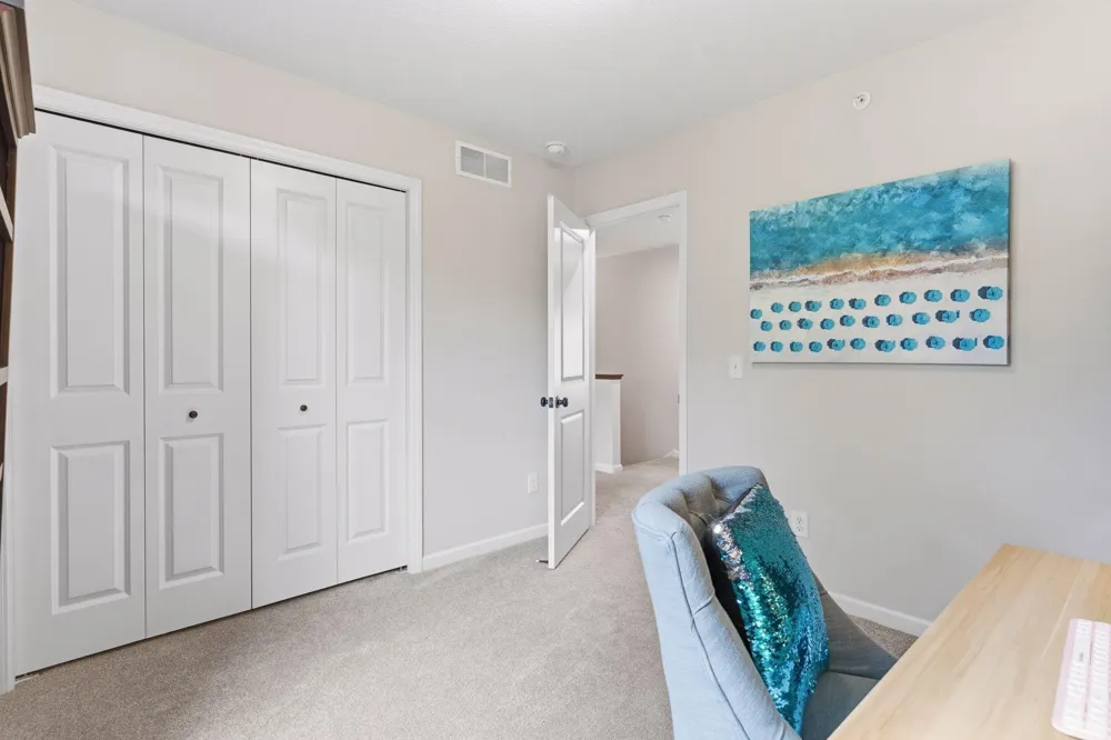 2864 Lexington Place Roseville, MN 55113