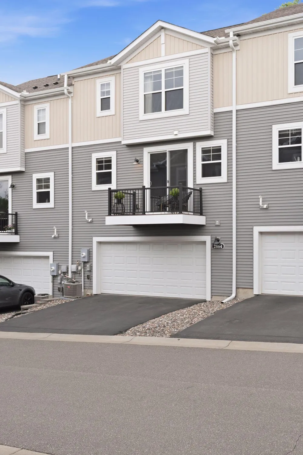 2864 Lexington Place Roseville, MN 55113