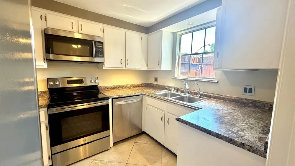 11710 Southlake Drive #16 Houston, TX 77077