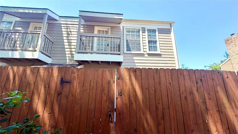 11710 Southlake Drive #16 Houston, TX 77077