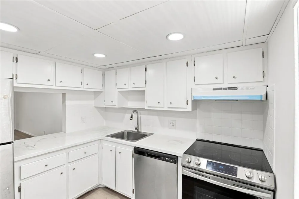 1050 COUNTRY CLUB DRIVE #306 Margate, FL 33063