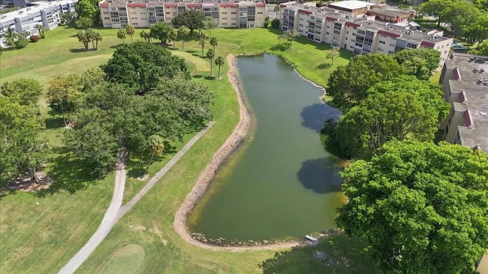 1050 COUNTRY CLUB DRIVE #306 Margate, FL 33063