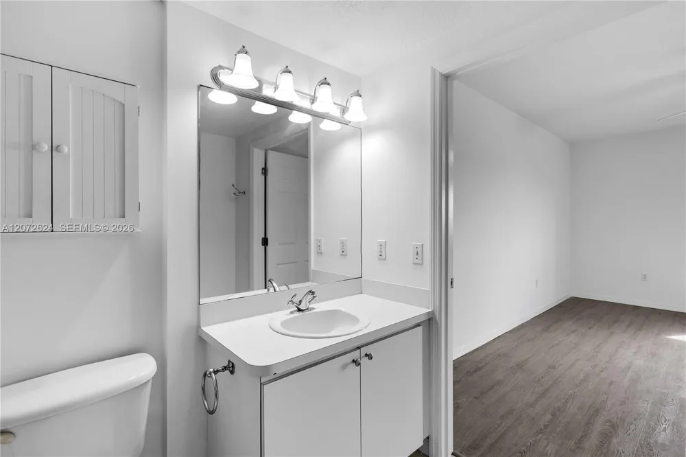3500 CORAL WAY #1213 Miami, FL 33145