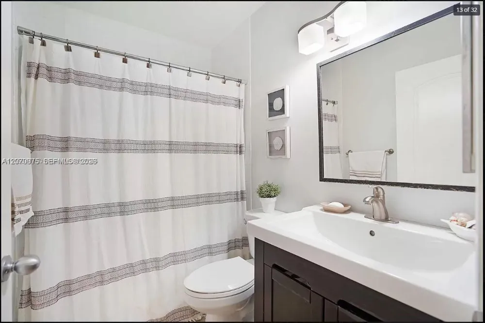 10521 Mahogany Key Cir #207 Miami, FL 33196