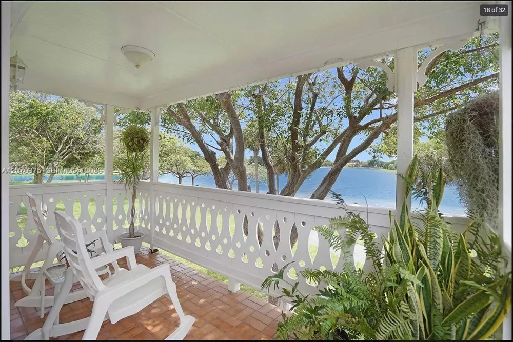 10521 Mahogany Key Cir #207 Miami, FL 33196
