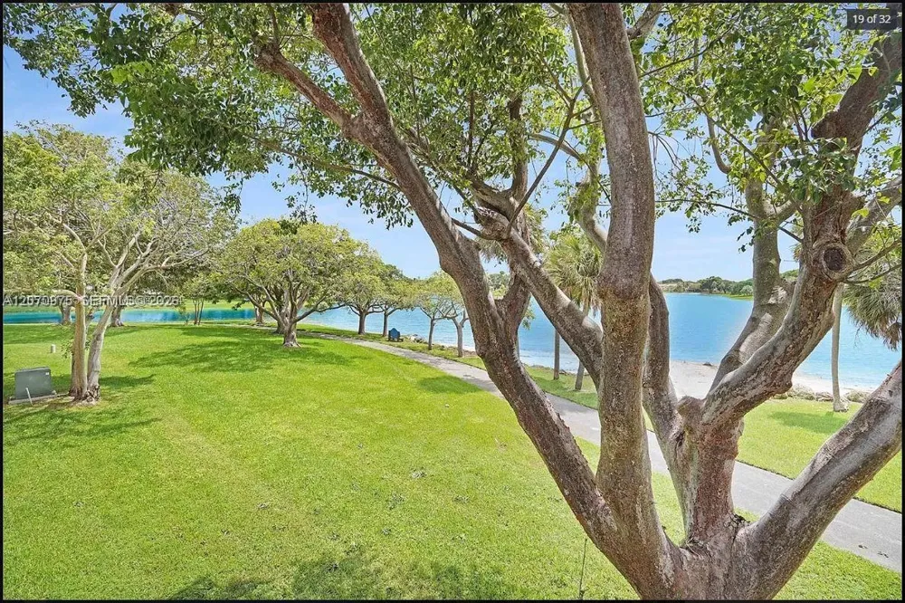 10521 Mahogany Key Cir #207 Miami, FL 33196