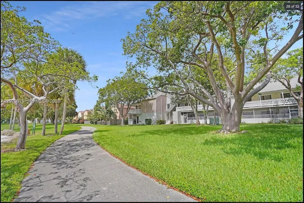 10521 Mahogany Key Cir #207 Miami, FL 33196