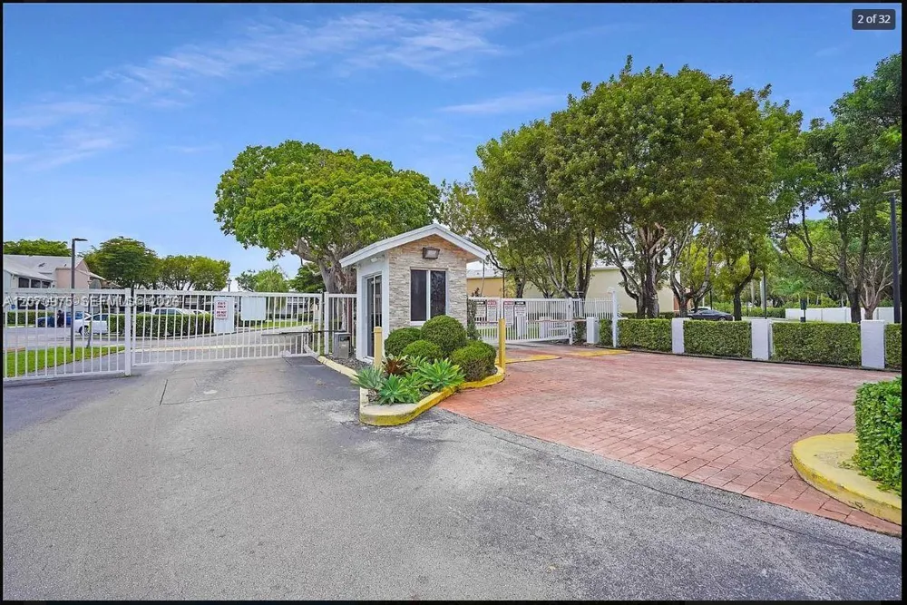 10521 Mahogany Key Cir #207 Miami, FL 33196