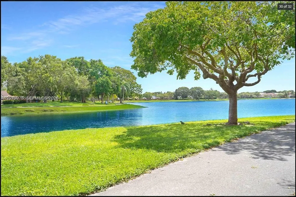 10521 Mahogany Key Cir #207 Miami, FL 33196