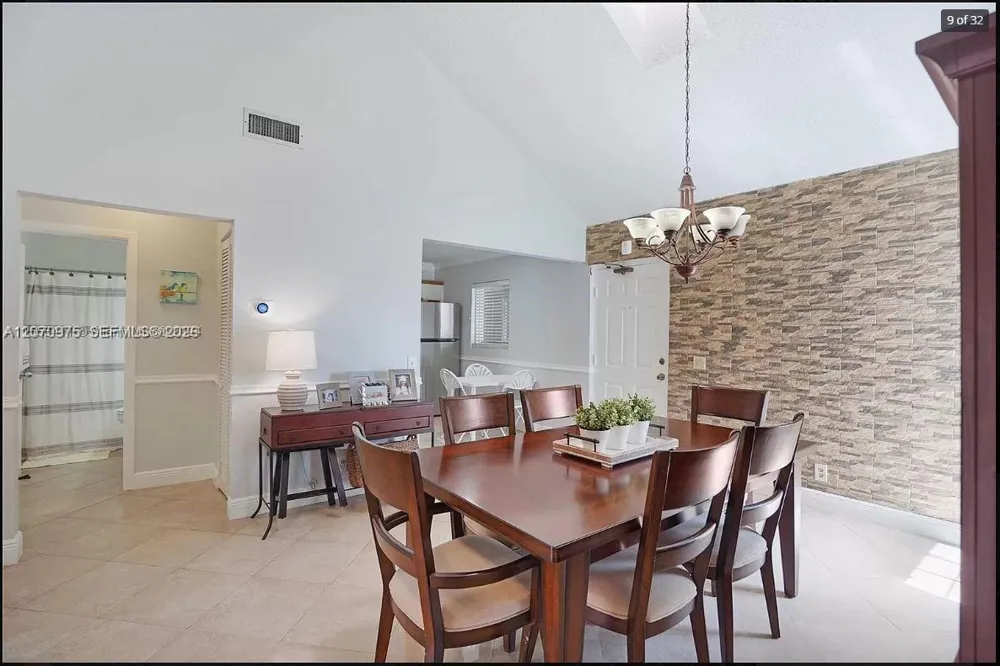 10521 Mahogany Key Cir #207 Miami, FL 33196