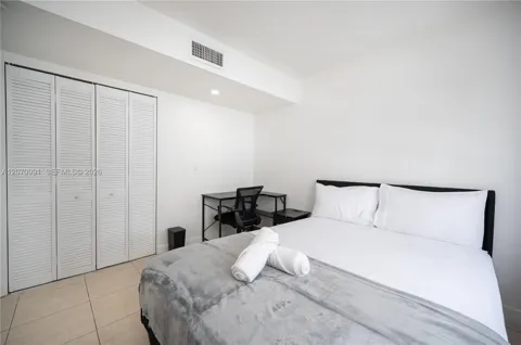 500 NE 26th St #5D