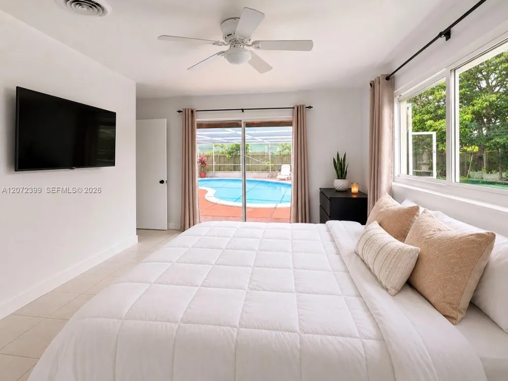 1812 45th Ave Hollywood, FL 33021