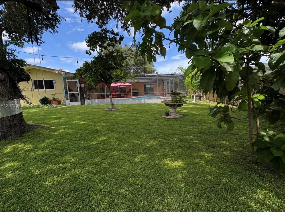 1812 45th Ave Hollywood, FL 33021