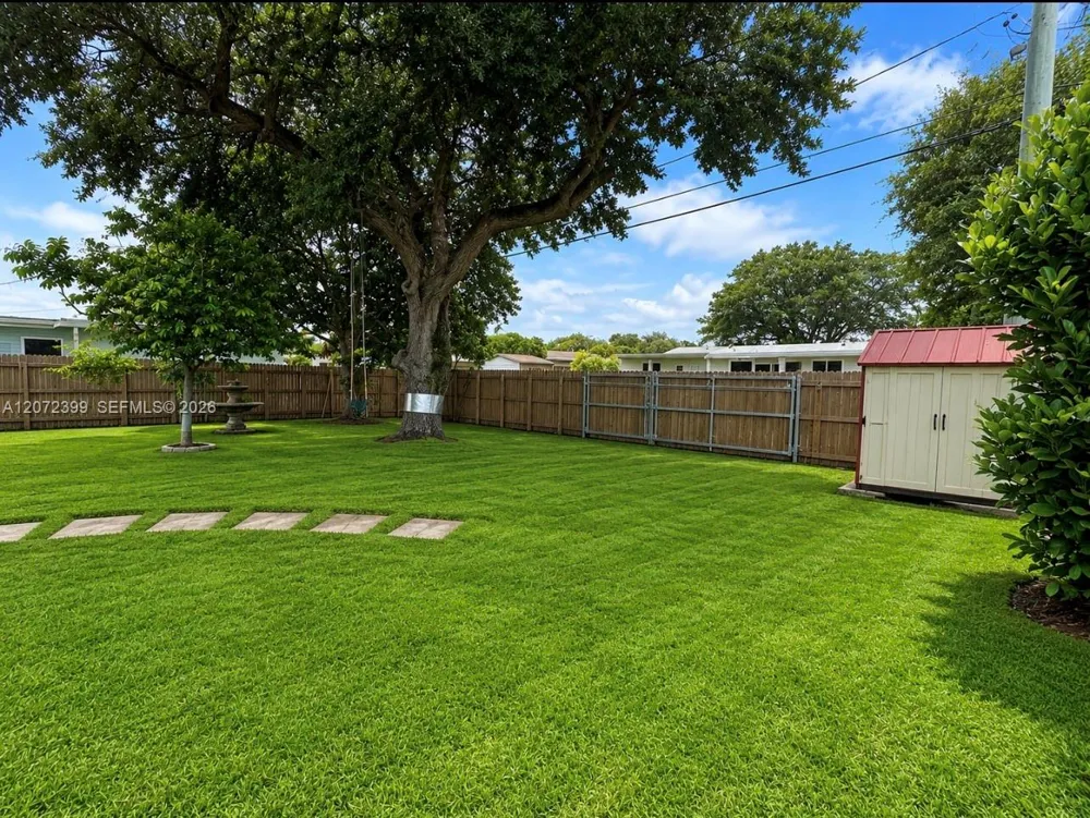 1812 45th Ave Hollywood, FL 33021
