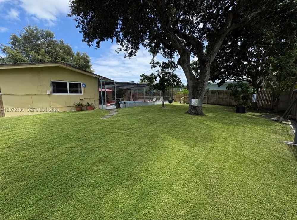 1812 45th Ave Hollywood, FL 33021