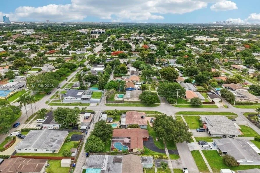 1812 45th Ave Hollywood, FL 33021