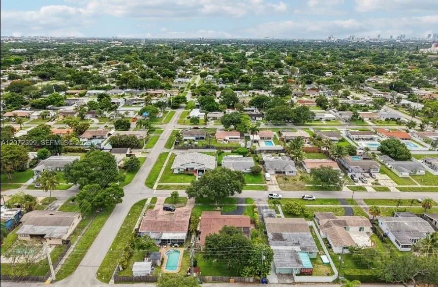 1812 45th Ave Hollywood, FL 33021