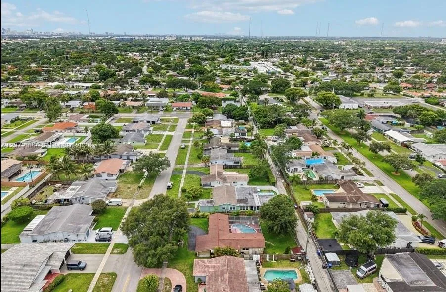 1812 45th Ave Hollywood, FL 33021